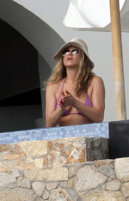 Jennifer out in Mexico
