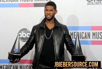 Justin and Usher in th AMA Press Room