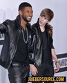Justin and Usher in th AMA Press Room - justin-bieber photo