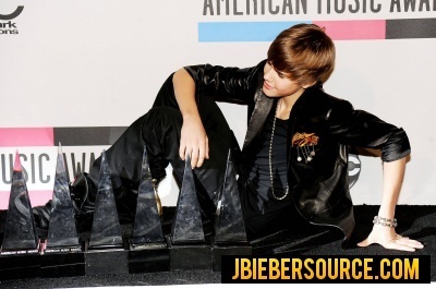 Justin and Usher in the AMA Press Room