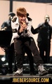 Justin performing at the 2010 AMAs - justin-bieber photo