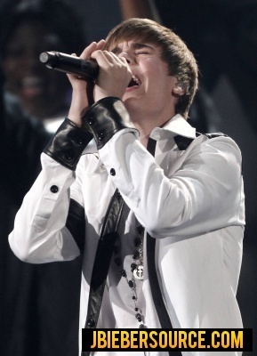 Justin performing at the 2010 AMAs
