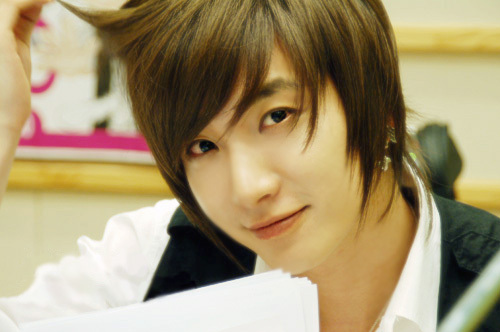  Lee Teuk