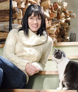  Paget and her cat