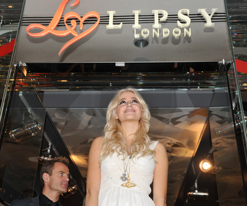 Pixie @ Lipsy Lakeside Christmas Lights Switch-On