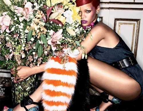  Rihanna - "Interview"