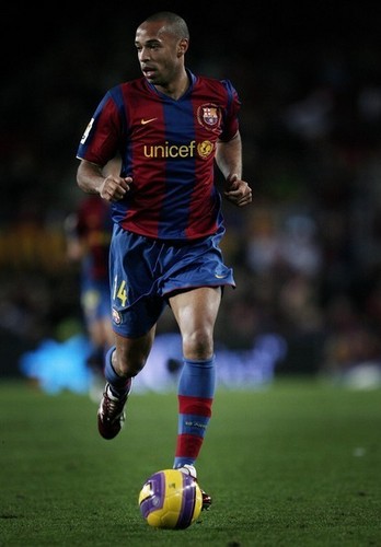  T. Henry playing for Barcelona