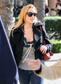 Lindsay Lohan 2010-11-27 - shopping at the Desert Hills Premium Outlets Read more: Lindsay Lohan - P - lindsay-lohan photo