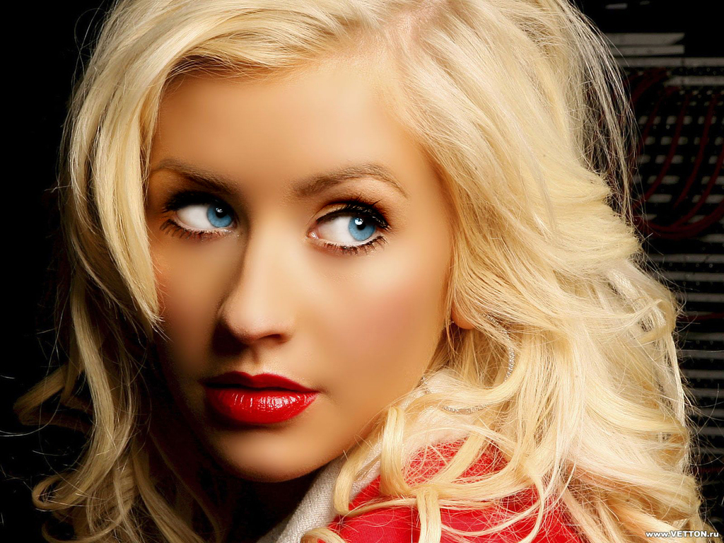 Download this Christina Aguilera Lovely Wallpaper picture