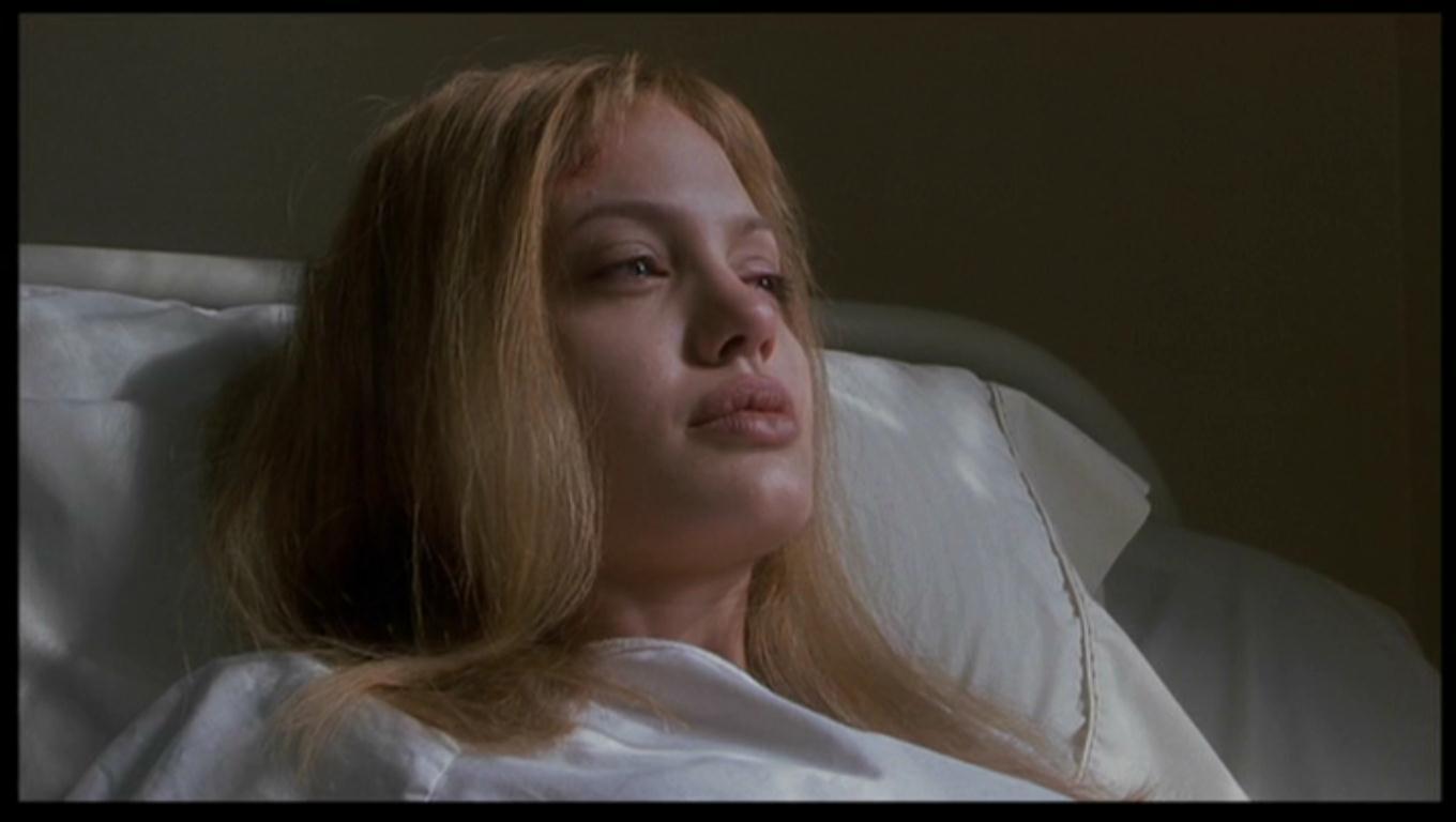 Angelina Jolie Angelina Jolie as Lisa Rowe in &#39;Girl, Interrupted&#39; - Angelina-Jolie-as-Lisa-Rowe-in-Girl-Interrupted-angelina-jolie-17411617-1360-768