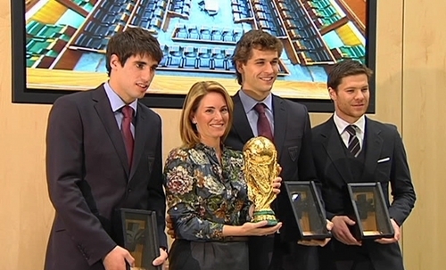 Javi Martinez, Fernando Llorente & Xabi Alonso - honored by the Basque government (1.12.2010)
