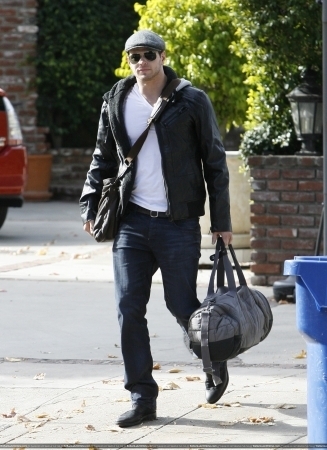 Leaving his home in LA - 02 Dec 2010 