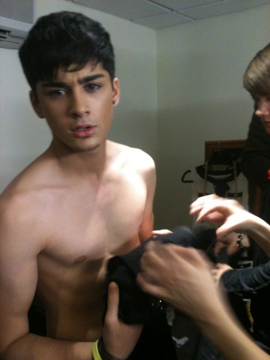 Sizzling Hot Zayn Getting Changed Behind The Scenes Semi Week He Owns My 