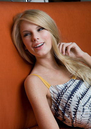 Taylor Swift - Photoshoot #016: US Weekly (2007)