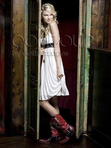 Taylor Swift - Photoshoot #038: Justine (2008)