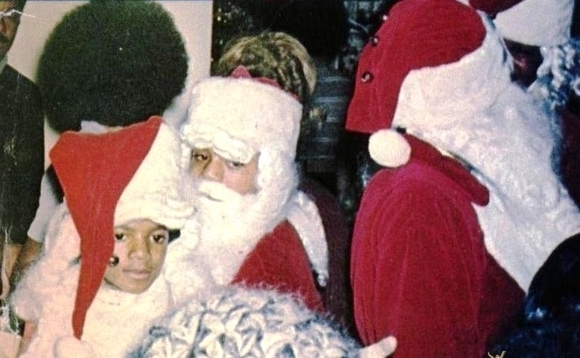 christmas-time-with-mikeypooh-michael-jackson-the-child-17530781-580-358.jpg