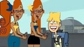 Cody died his hair blonde and met twins named Mary and Susan - total-drama-island photo