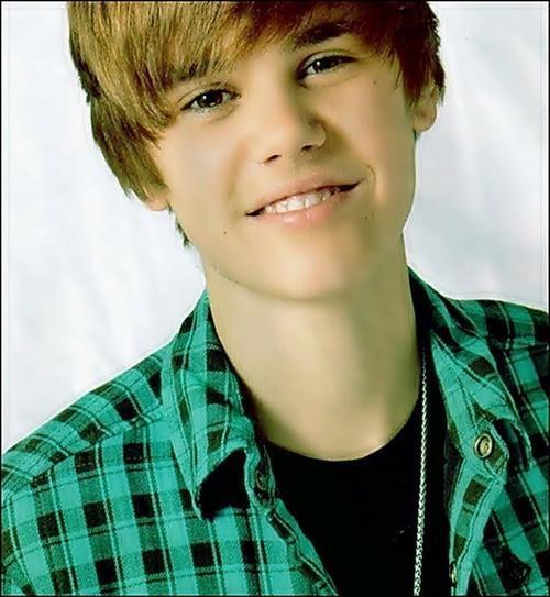 http://images4.fanpop.com/image/photos/17600000/Justin-Bieber-justin-bieber-17673608-500-543.jpg