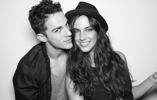 http://images4.fanpop.com/image/photos/17600000/Michael-Trevino-and-Jessica-Lowndes-the-vampire-diaries-tv-show-17684902-500-318.jpg