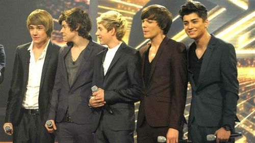  One Direction- 'She's The One' With Robbie Williams! ♥