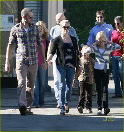 Reese Witherspoon: Church with Ava, Deacon and Jim Toth!