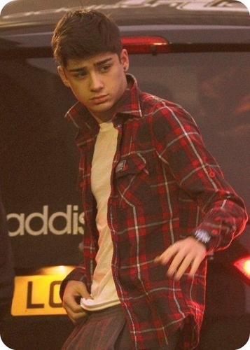  Sizzling Hot Zayn Out & Bout (He Owns My ハート, 心 & Always Will) Perfect :) x