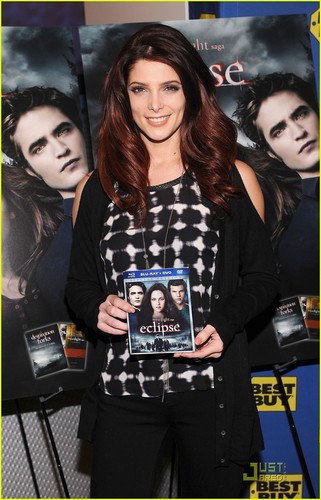 Ashley Greene: 'Eclipse' Signing at Best Buy!