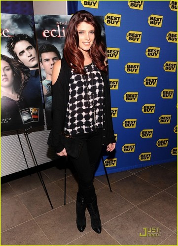 Ashley Greene: 'Eclipse' Signing at Best Buy!