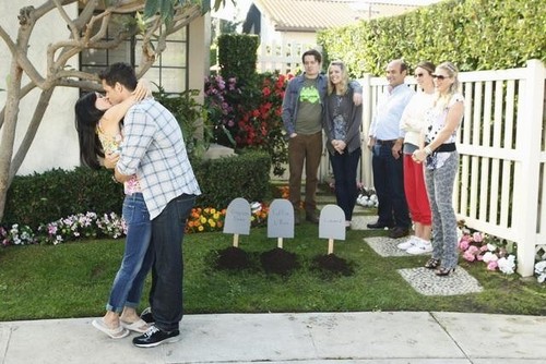Cougar Town - Episode 2.11 - No Reason to Cry - Promotional Photos 