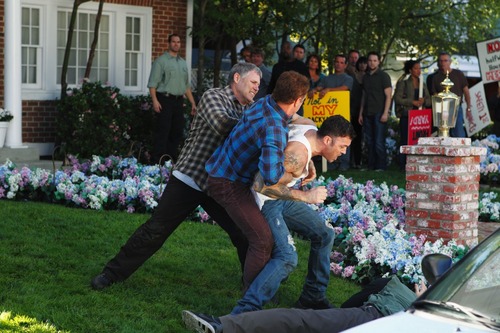  Desperate Housewives - Episode 7.10 Down The Block There's a Riot - meer HQ Promotional foto's