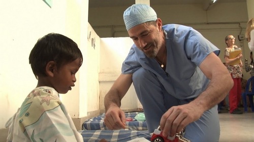  Matthew लोमड़ी, फॉक्स has been working with Operation Smile in India 14.12.2010