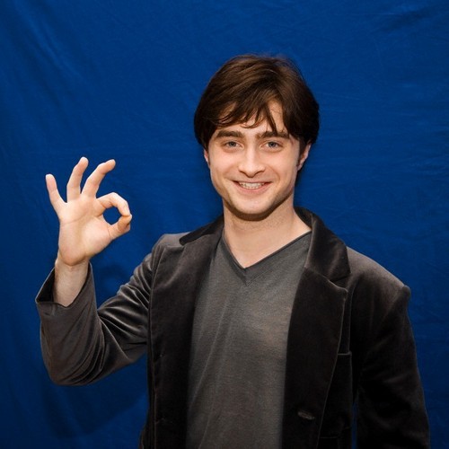  meer Daniel Radcliffe foto's from Harry Potter and the Deathly Hallows: Part I London press conferen