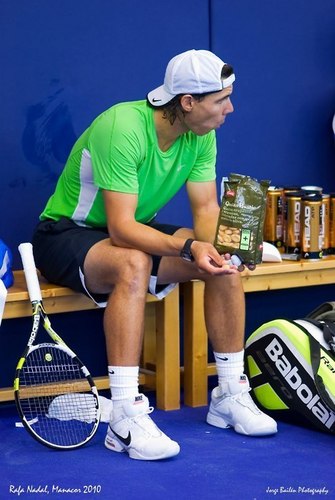  Poor Rafa: Public has allowed to eat only ad products!
