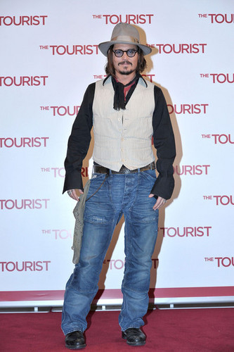  The Tourist Rome Photocall Dec 15-Johnny Depp