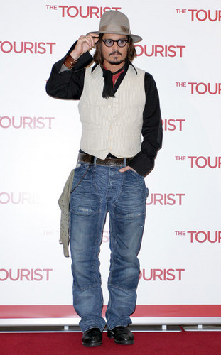  The Tourist Rome Photocall Dec 15-Johnny Depp