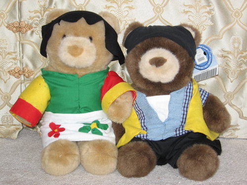  エンジェル and Collins teddy bears