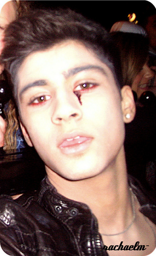  Sizzling Hot Zayn Make A Red Hot Vamp (He Owns My دل & Always Will) Those Sparkling Coco Eyes :)x
