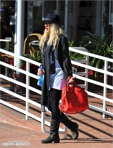 Christina out in Hollywood HQ