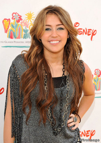  Miley picha