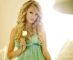 Taylor Swift ; Hair Down