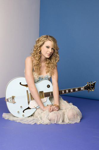 Taylor Swift - Photoshoot #056: USA Weekend (2008)
