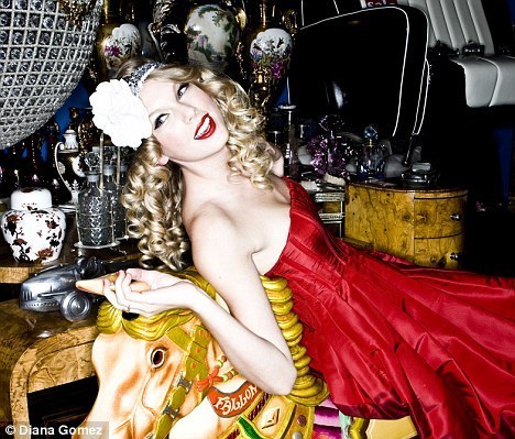 Taylor Swift - Photoshoot #088: Diana Gomez (2009)