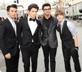 justin bieber and the jonas brothers - justin-bieber photo