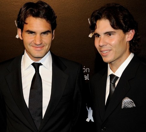  wavy bangs, same hair color and hairstyle: Why does want Rafa look like Roger?