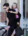 Jennifer Garner Munches on Menchies with Violet - jennifer-garner photo