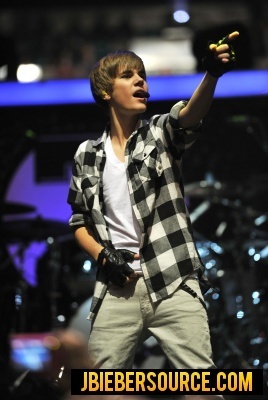  Justin at the 2010 Jingle Ball