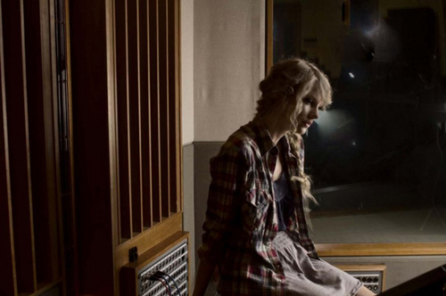 Taylor Swift - Photoshoot #111: Rolling Stone (2010)
