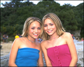 2000 - Our Lips Are Sealed - mary-kate-and-ashley-olsen photo