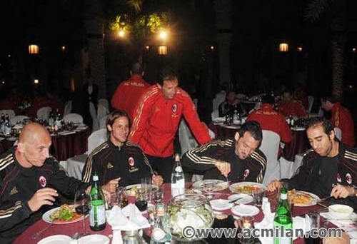  Grigliata (New Year's Eve in Dubai for the little ones of AC Milan.)