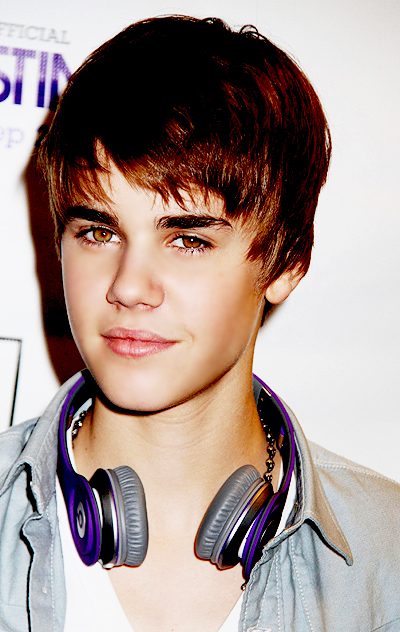 what colour are justin bieber eyes. more.